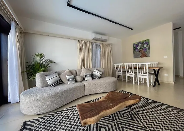 Villa Stunning 6-bedroom Beachfront With Private Access In Dahab